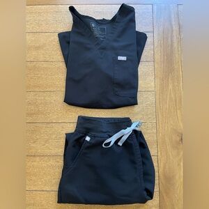 Figs Black Scrub top and joggers set, size large and large petite